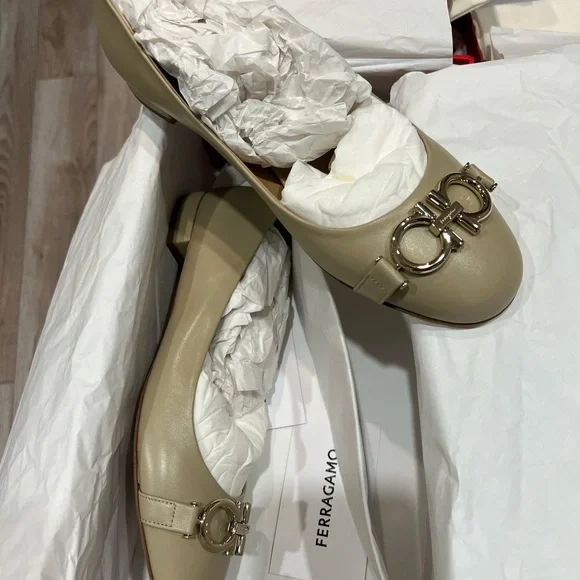 Salvatore Ferragamo Women's Beige Flats with Silver Accents - Picture 3 of 6